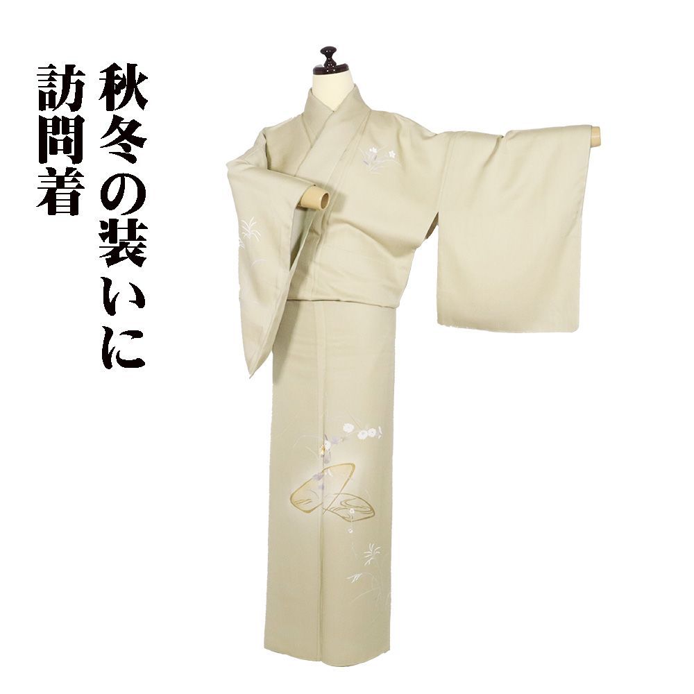 美品［ 小紋 ］着物 ポリエステル 生成り 白 矢絣 桜 花びら 洗える