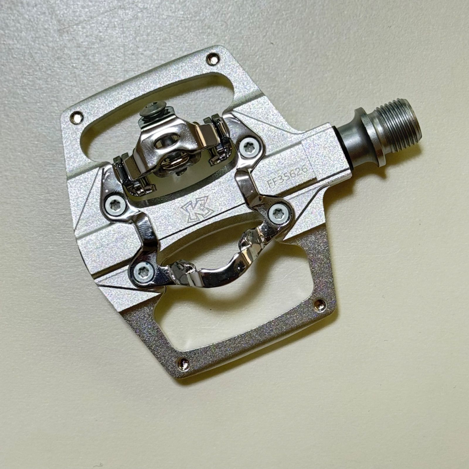 KCNC ケーシーエヌシー クリップレスプラットフォームペダル KPED09 シルバー