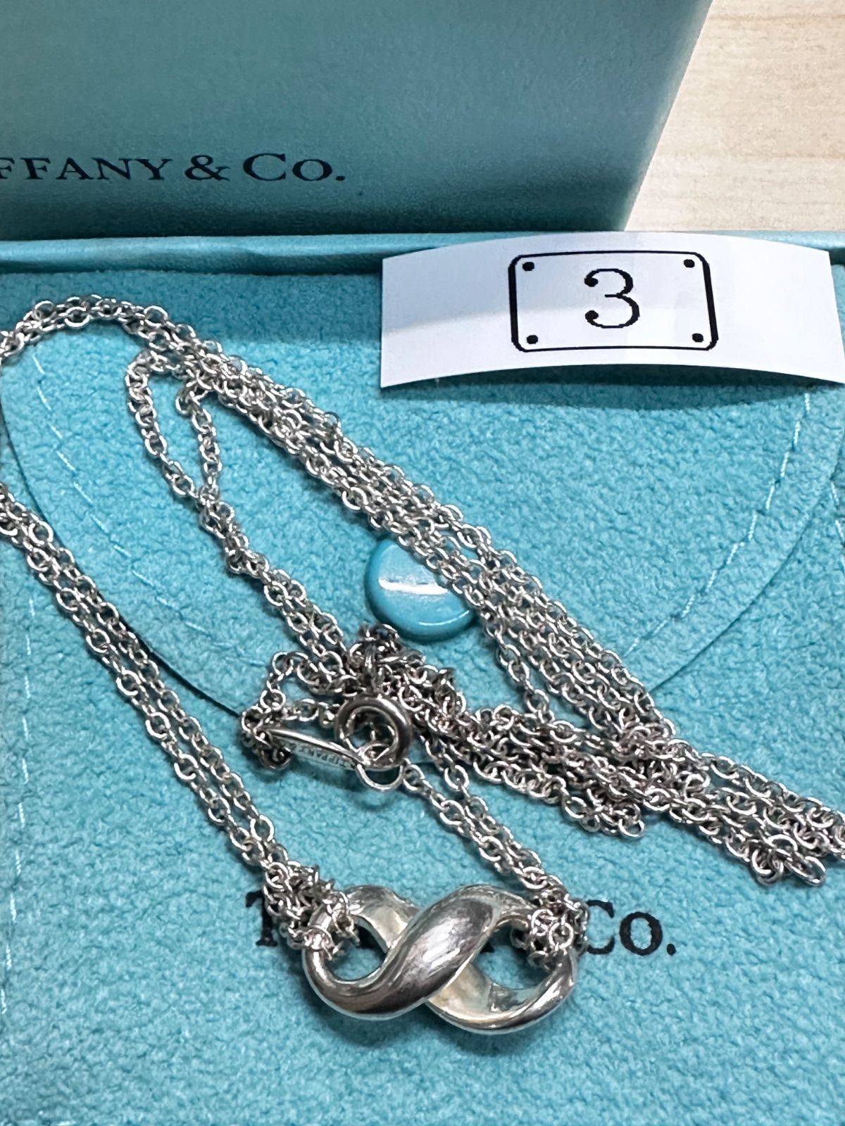 TIFFANY-Co. ティファニー アクセサリー ネックレス インフィニティ シルバー 925 3 シルバーアクセサリー 鏡面仕上げ済み 付属品 箱 保存袋 トップ約1.8cm×1cm チェーン約40cm