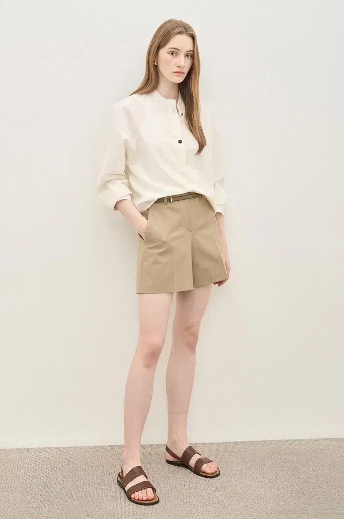 VALENTINO　ヴァレンティノ　ショートパンツ　アイボリー　40サイズ VALENTINO ヴァレンティノ ショートパンツ アイボリー 40サイズ