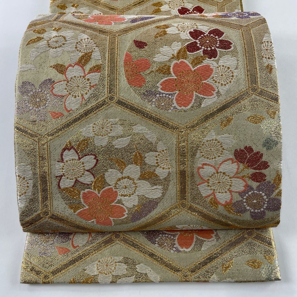 袋帯 秀品 桜 亀甲 金糸 箔 ベージュ 六通 正絹 【中古】 - メルカリ