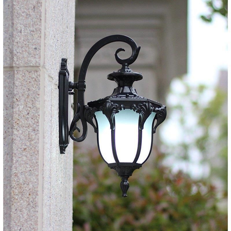 レトロな雰囲気の玄関ライト レトロな雰囲気の玄関ライト