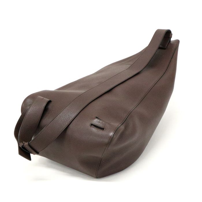 【早い者勝ち】ロエベ　アントン スリング（ソフトグレインカーフ）　バッグ LOEWE ロエベ アントン ソフトグレインカーフ スリングバッグ