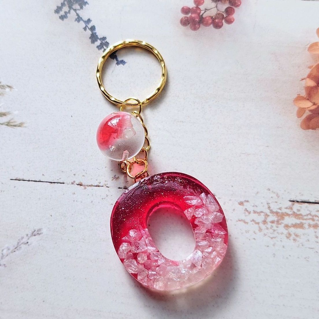 O】イニシャルキーホルダー☆幻想的☆レッド☆レジン☆ハンドメイド 