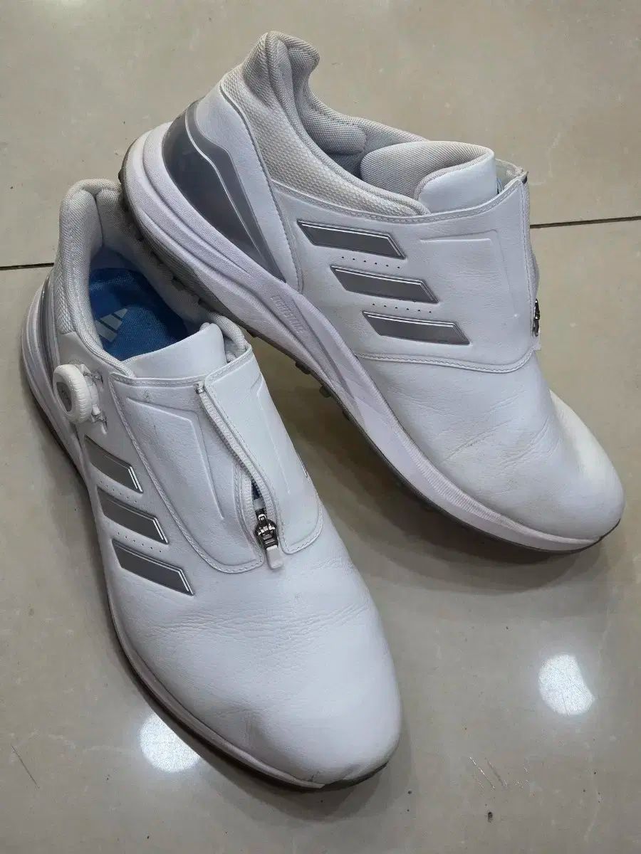 スパイクレス ゴルフシューズ