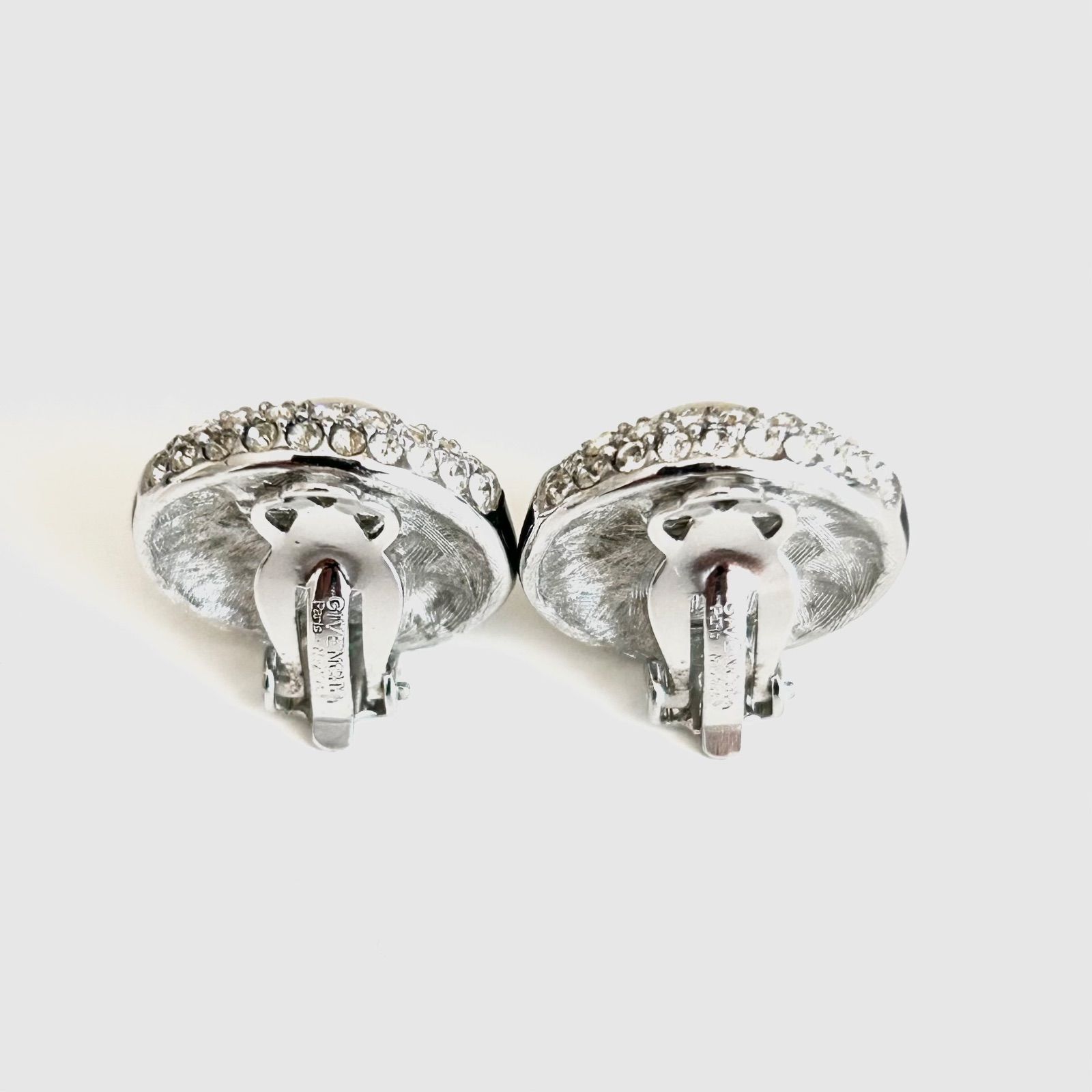 GIVENCHY（ジバンシィ） マグネット イヤリング GIVENCHY マグネット