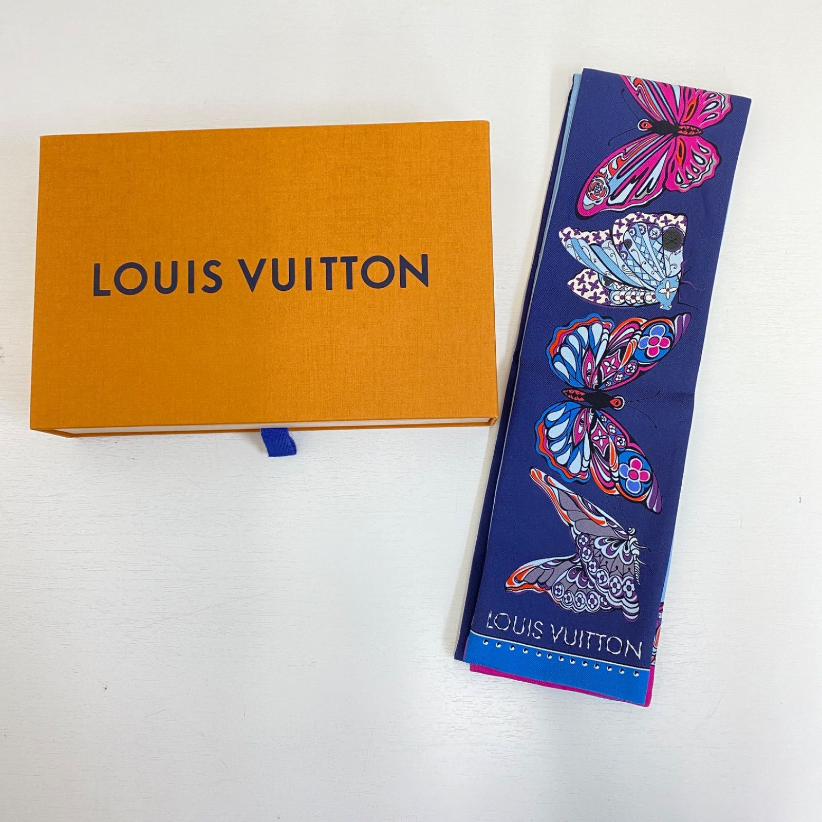 ✨美品✨ LOUIS VUITTON ルイヴィトン バンドー・ワールド オブ ラブ  