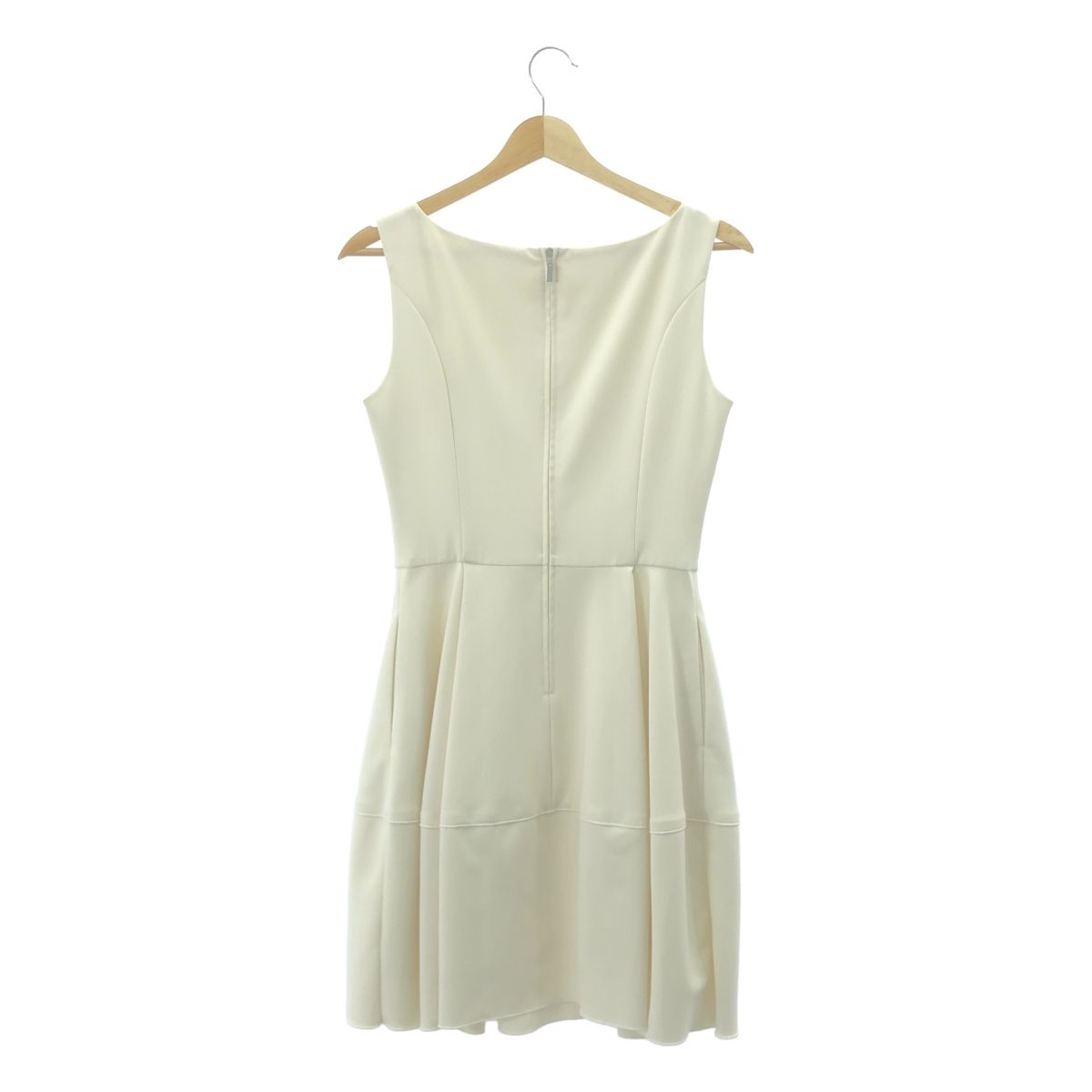 クリーニング済　FOXEY NEW YORK♡ 美品ワンピース 38 FOXEY - ♡フォクシーニューヨークワンピース♡ 白襟付き 新品