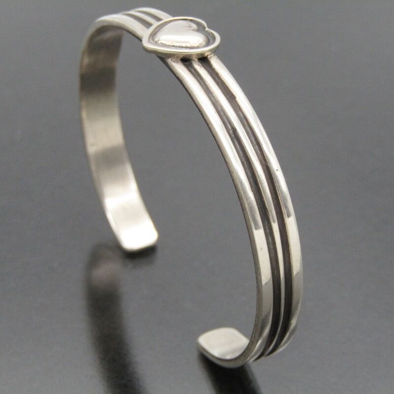 Navajo】Henry Mariano作ヘンリーマリアーノハートブレスレット