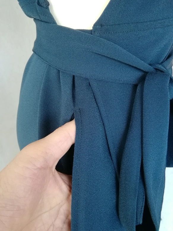 【日本製】S~3L 梨地ストレッチ 紺 茶道お稽古用エプロン127100-31 日本製】S~3L 梨地ストレッチ 紺 茶道お稽古用エプロン羽織って
