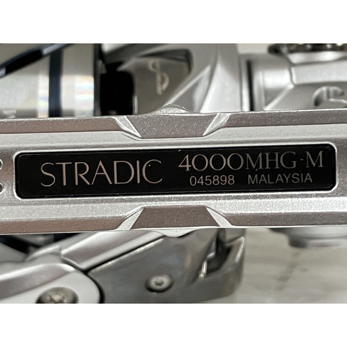 SHIMANO 23 STRADIC 4000MHG スピニング リール 釣具 シマノ