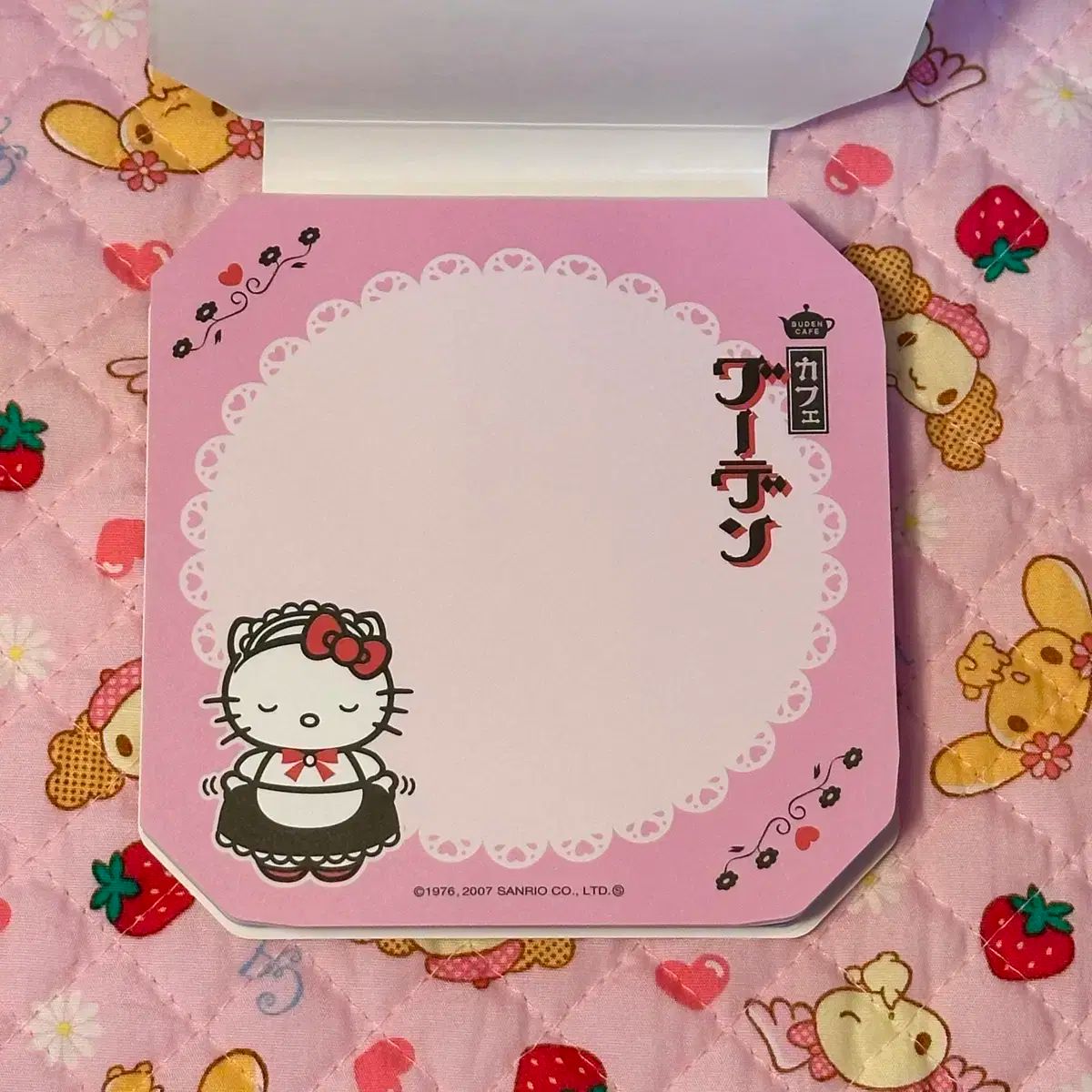 激レア ご当地キティ レストラン限定 ウェイトレスバージョン 根付け