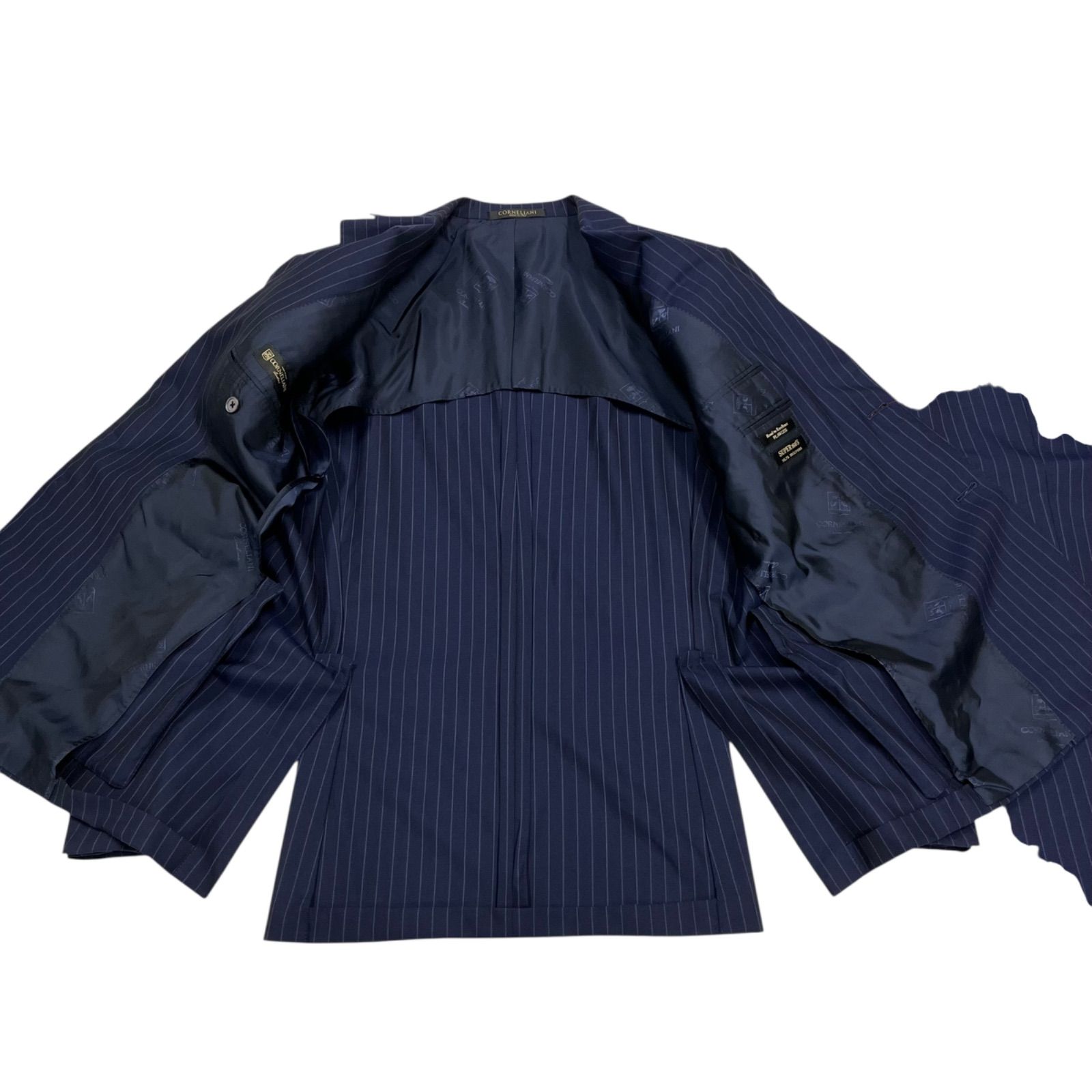 コルネリアーニ Corneliani 二つボタンスーツ 開き見せ 背抜き