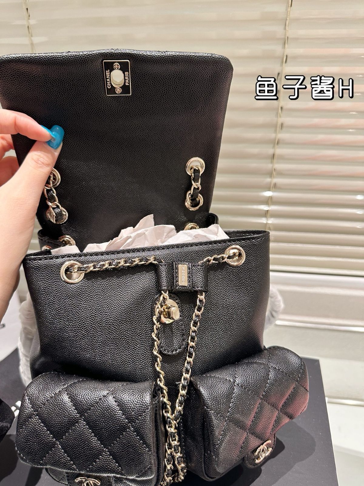 コンパクトサイズ☆【CHANEL】ショルダーバッグ ポーチ CHANEL ホワイト ショルダーバッグ ポーチ付き - メルカリ