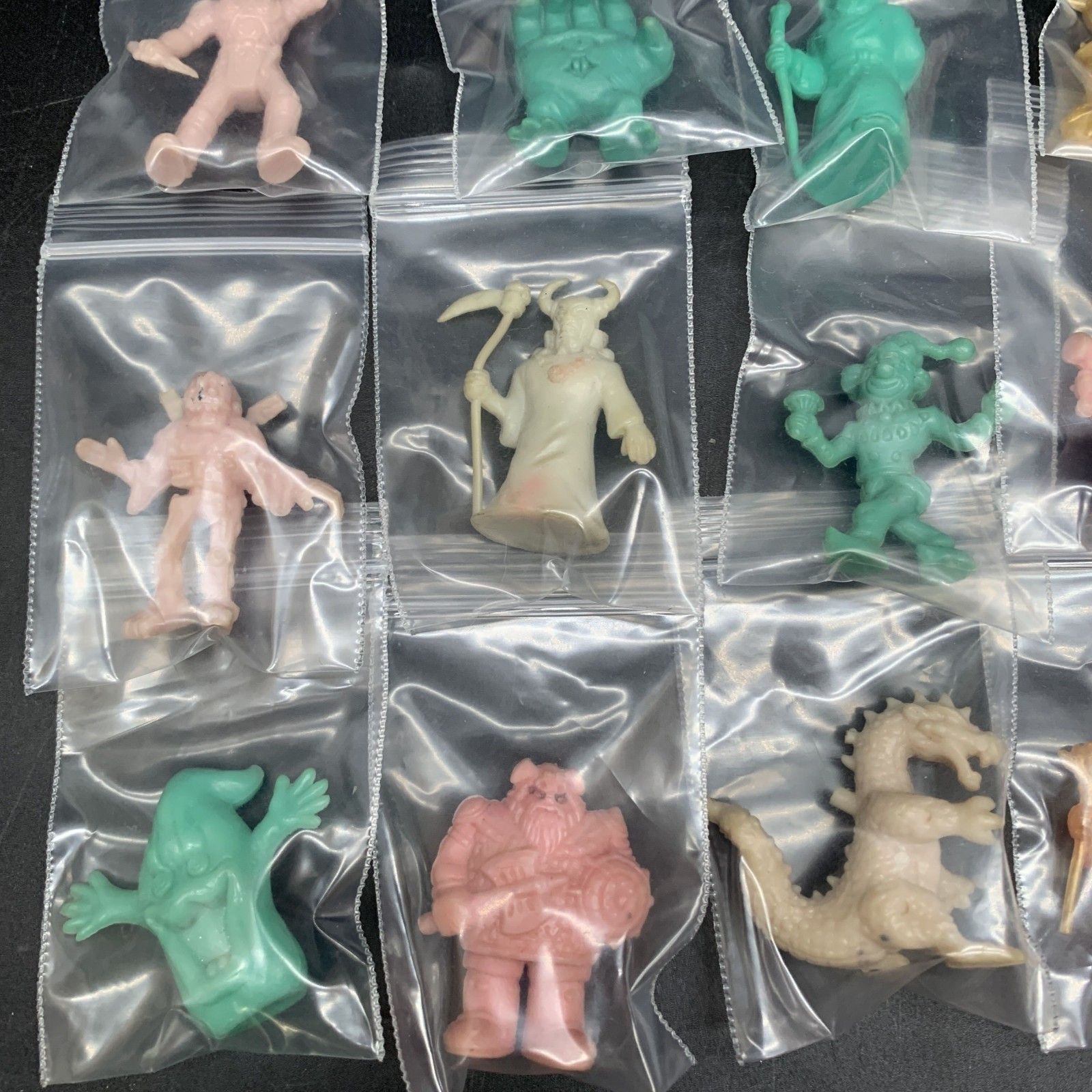 M305　ネクロスの要塞 消しゴム 24個 まとめ売り 食玩 フィギュア ミニチュア ネクロス ロッテ 80年代 レトロ 当時物 人形 お宝 希少 激レア M305 ネクロスの要塞 消しゴム 24個 まとめ売り 食玩 フィギュア