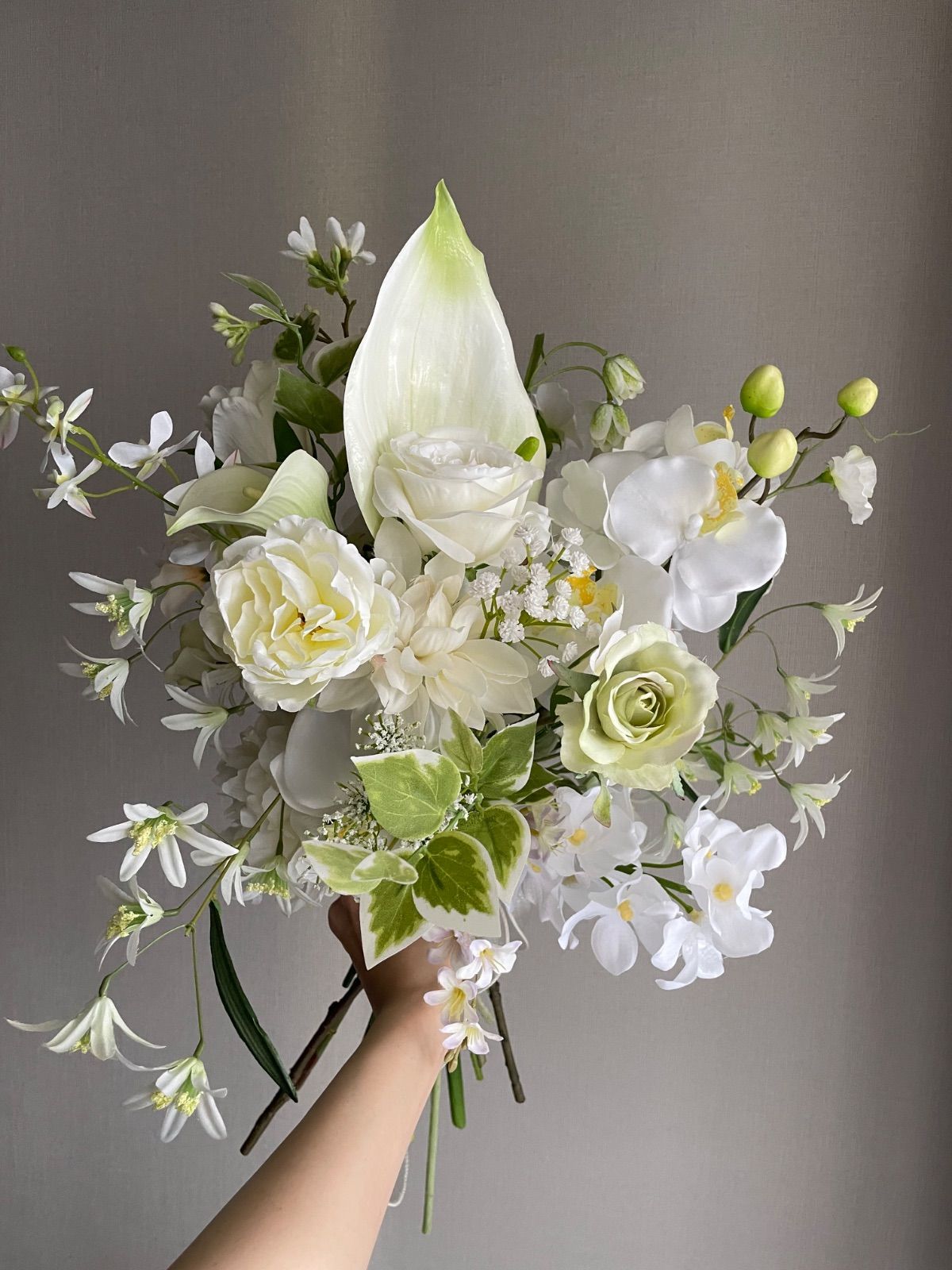 white×naturalgreen クラッチブーケ ウェディングブーケ ブートニア