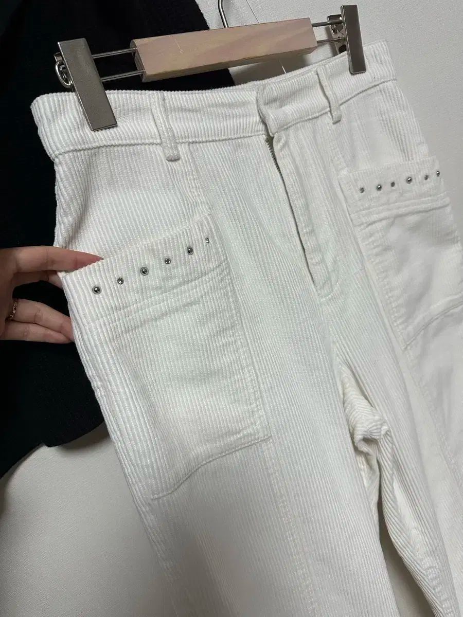 マージュ テーパードフィット コーデュロイ パンツ