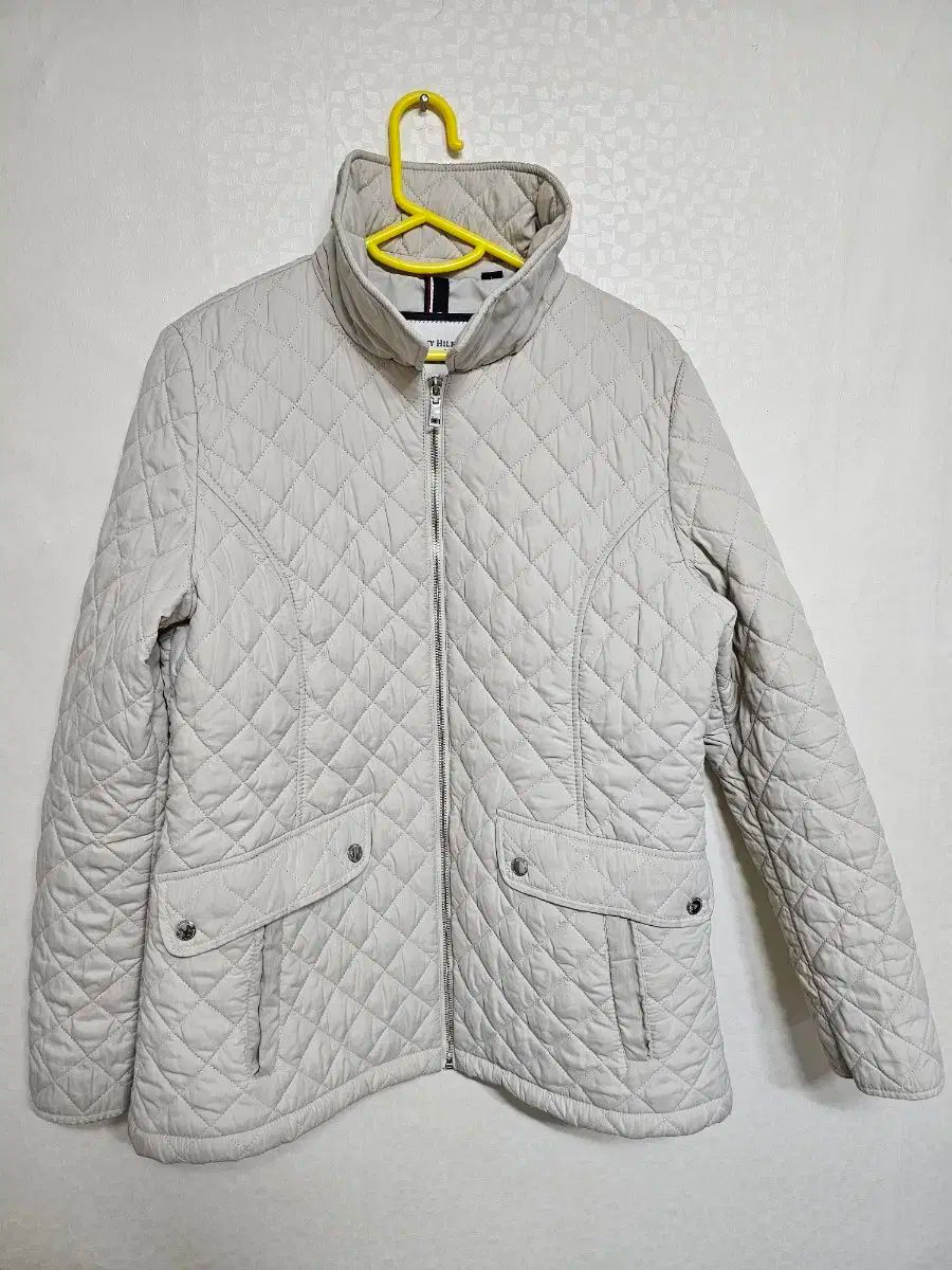 Tommy Hilfiger トミーヒルフィガー 軽量ダウン 100
