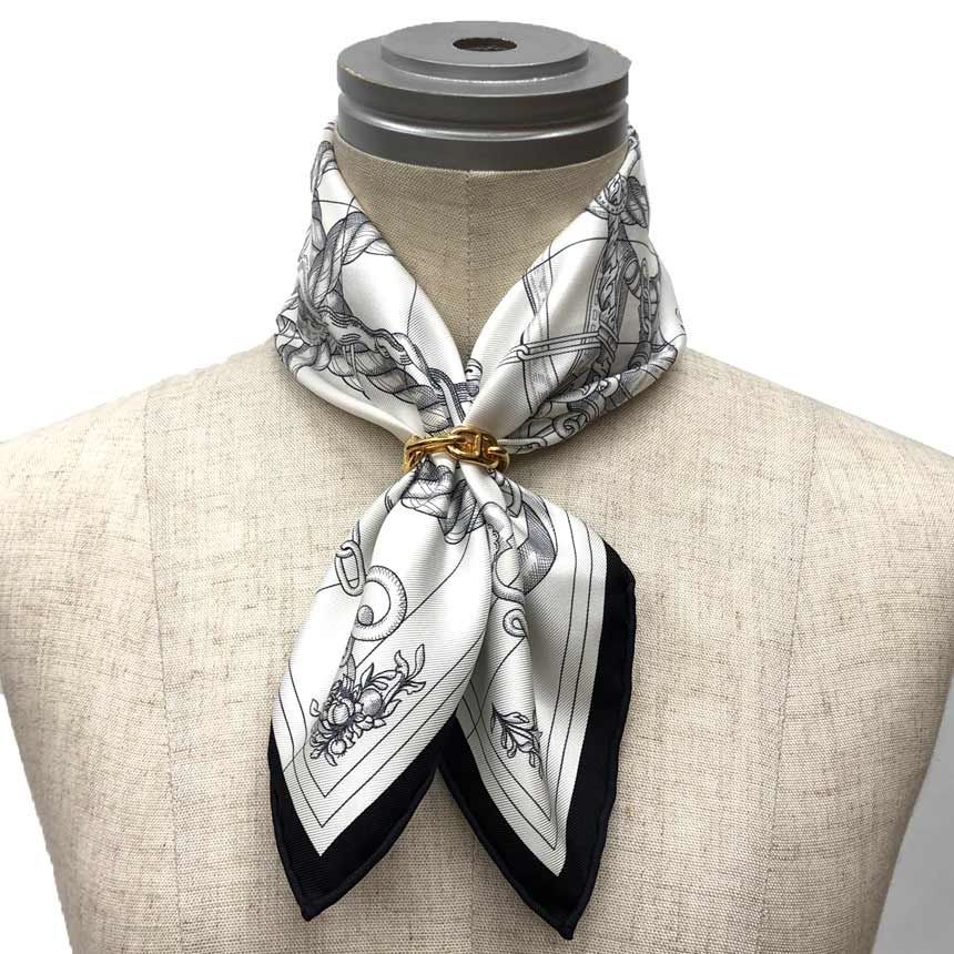 HERMES エルメス スカーフ カレ45 DELLA CAVALLERIA デッラ カヴァッレリア 白 aq12167