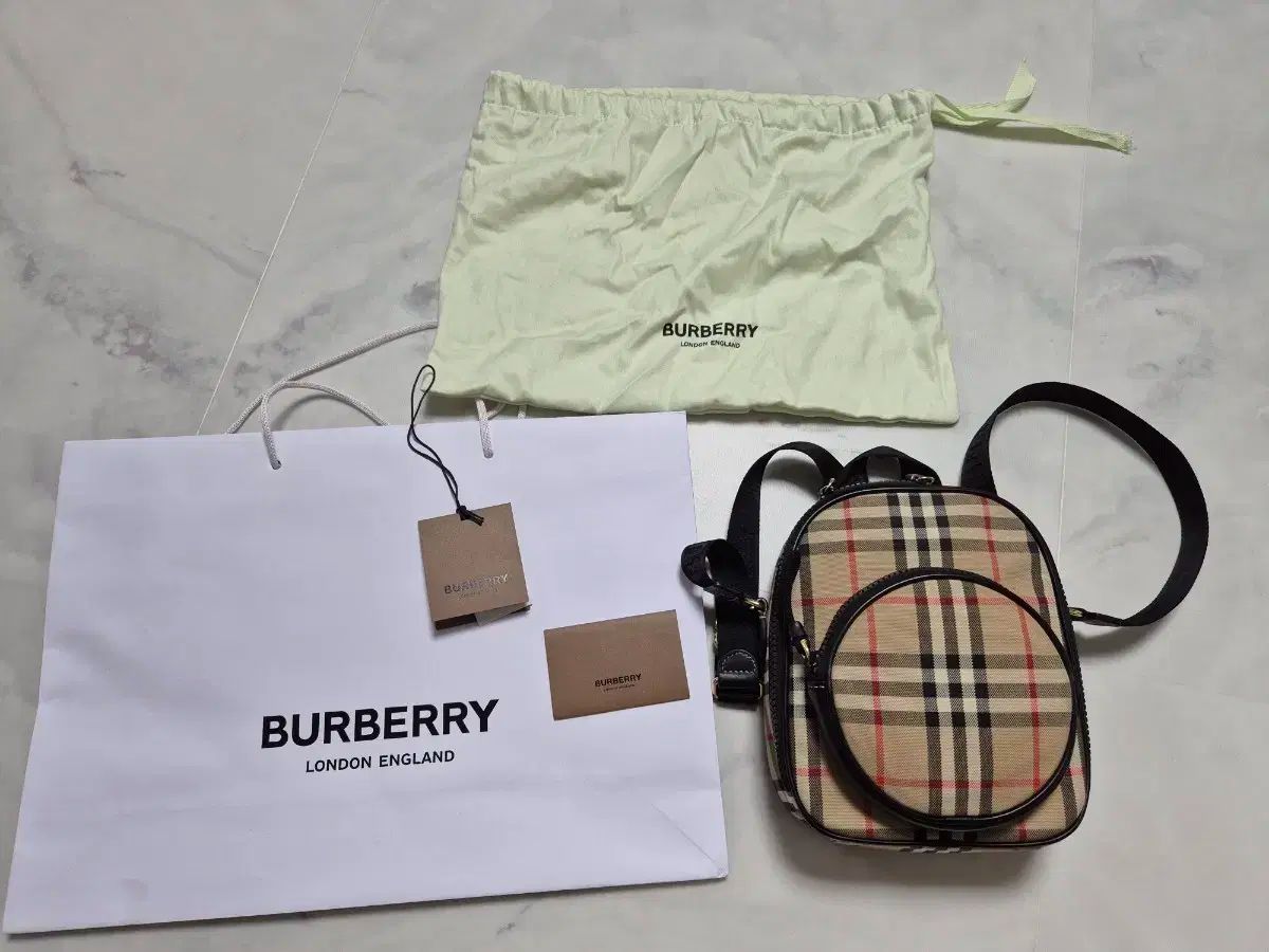 正規品 バーバリー クロスボディーバッグ