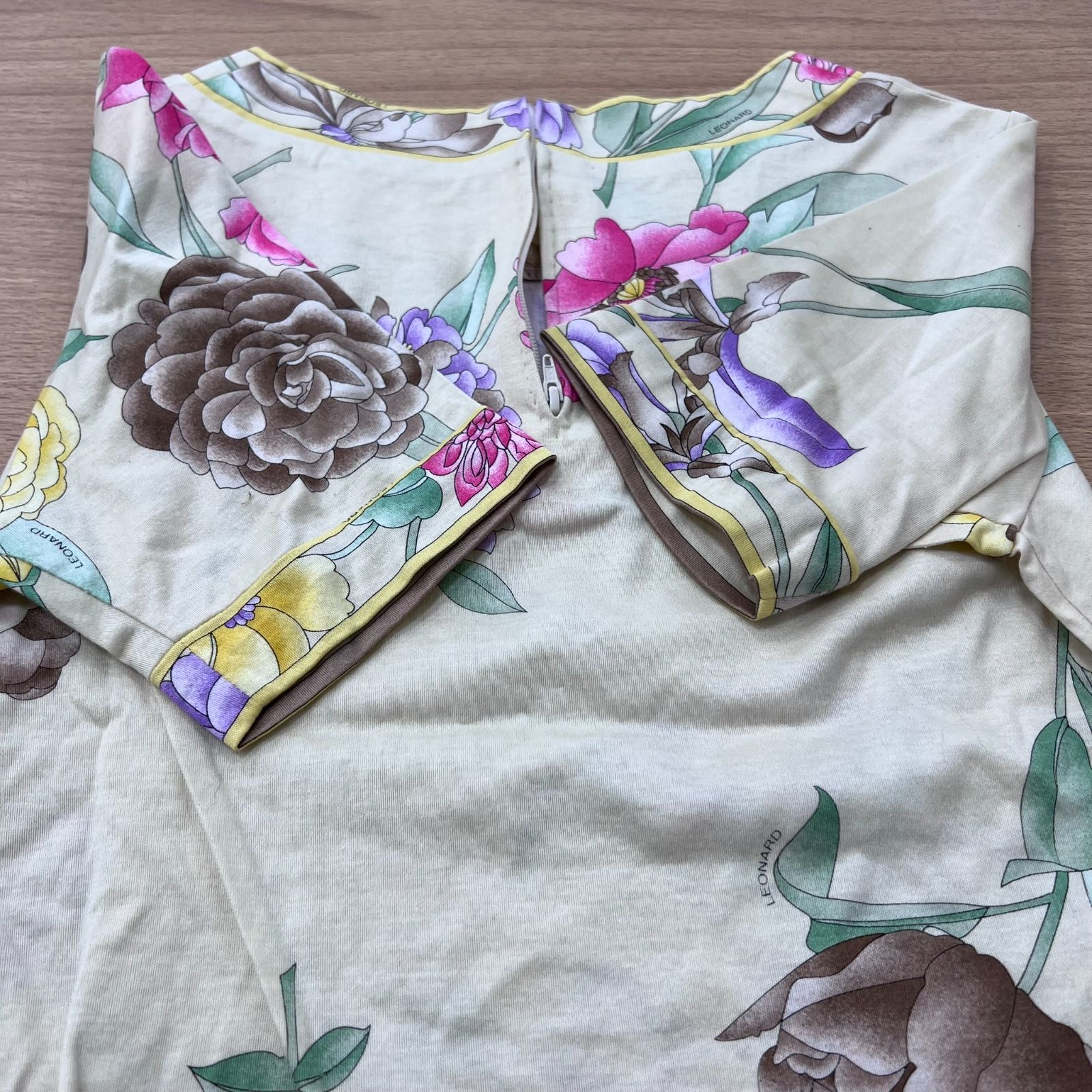 LEONARD レオナール 花柄 Tシャツ カットソー レディース LEONARD レオナール 花柄 Tシャツ カットソー レディース