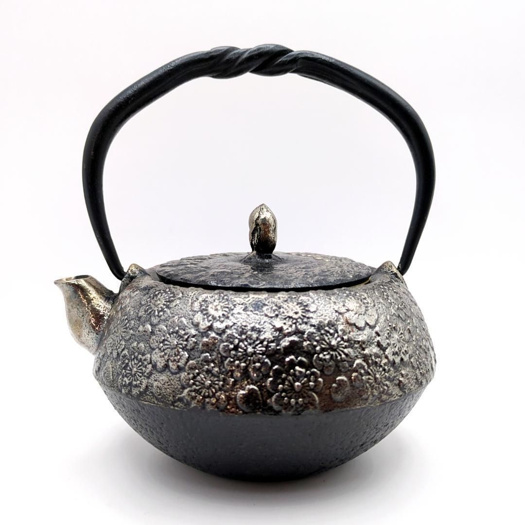 美品 照光堂 南部鉄器 砂鉄 急須 桜文 サクラ 箱 煎茶道具 鉄瓶 茶道具