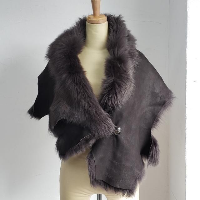 カールドノヒュー ☆ ムートン ファー ショール ストール 羊革