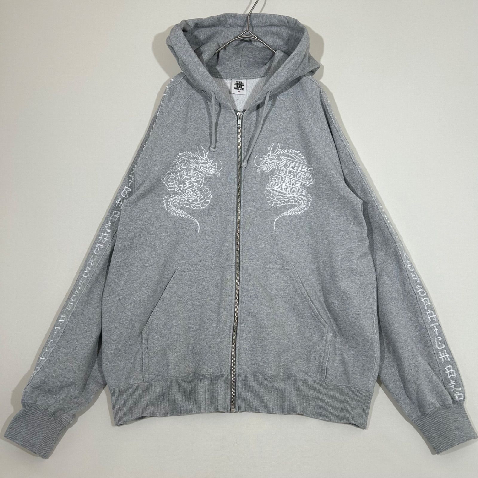 【即完売モデル 美品】ブラックアイパッチ 希少カラー パーカー 肉厚 入手困難 激レア』ブラックアイパッチ パーカー センター刺繍ロゴ 取扱注意 黒