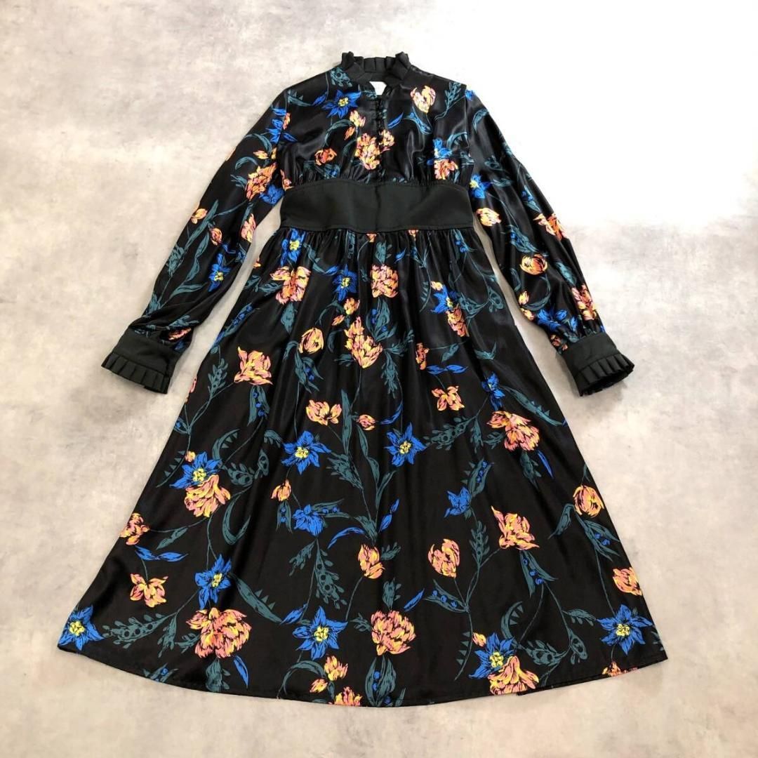 花柄ワンピース