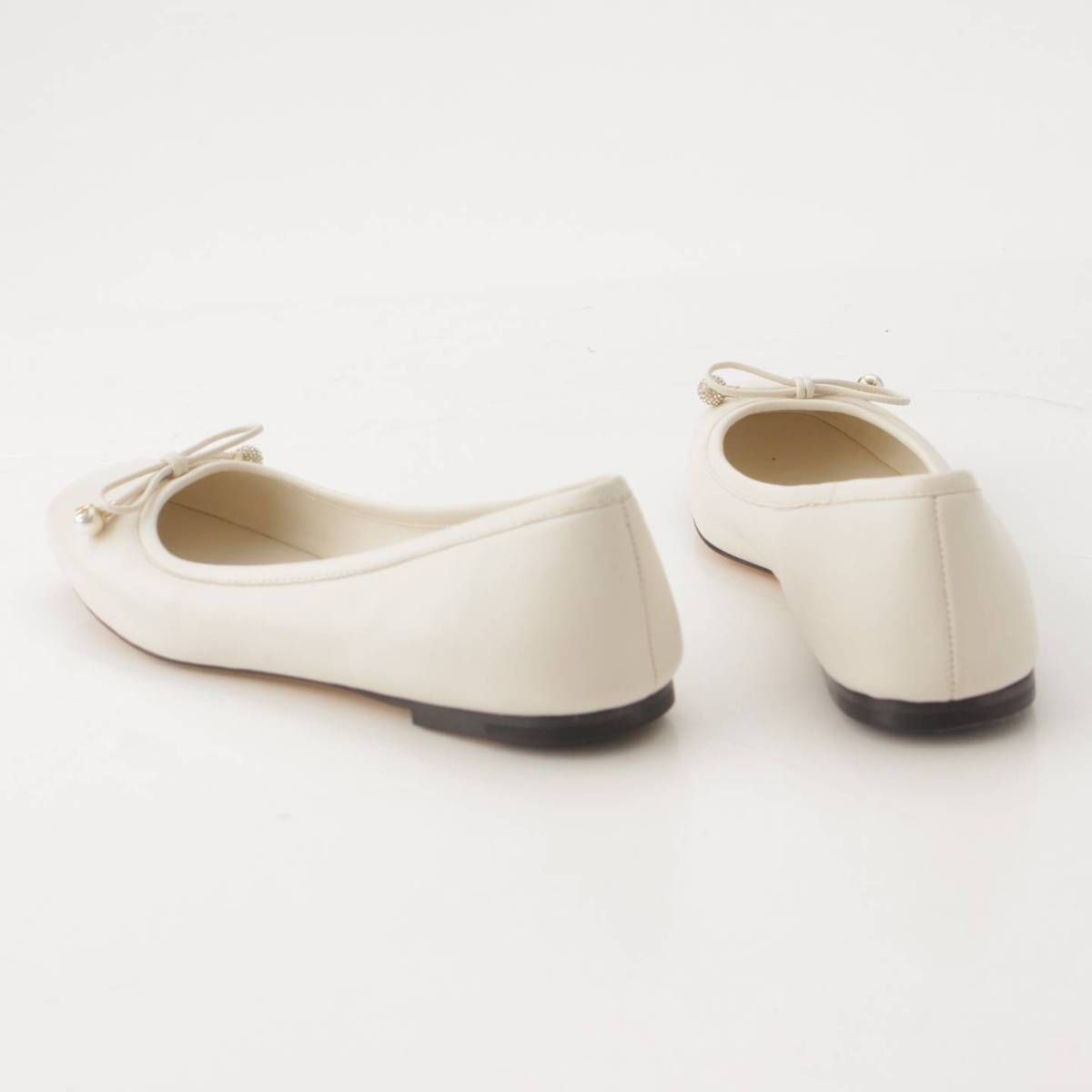 ジミーチュウ パールパンプスシューズホワイト 38【中古】 ジミーチュウ】Jimmy Choo Elme Flat パール付き フラット