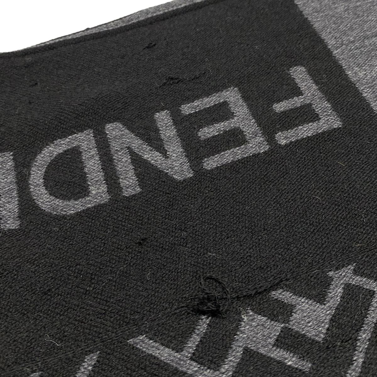 FENDI(フェンディ) ストール(ショール) ズッカ柄 黒×グレー FENDI  