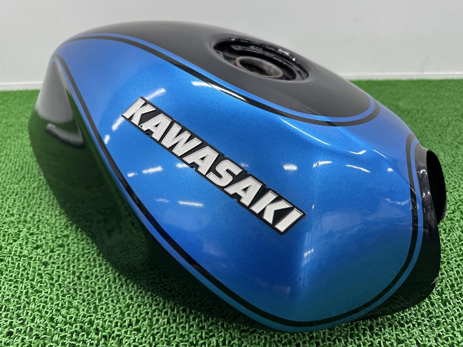バリオス タンク カワサキ 純正 中古 バイク 部品 ZR250A カスタムペイントノーマルタンク ガソリンタンク 修復素材に ヘコミ無し 品薄