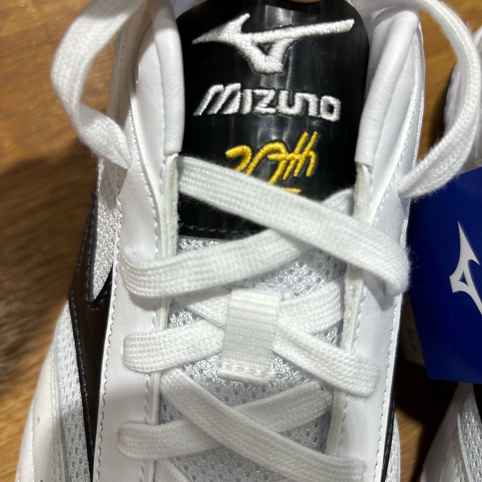 MIZUNO WAVE