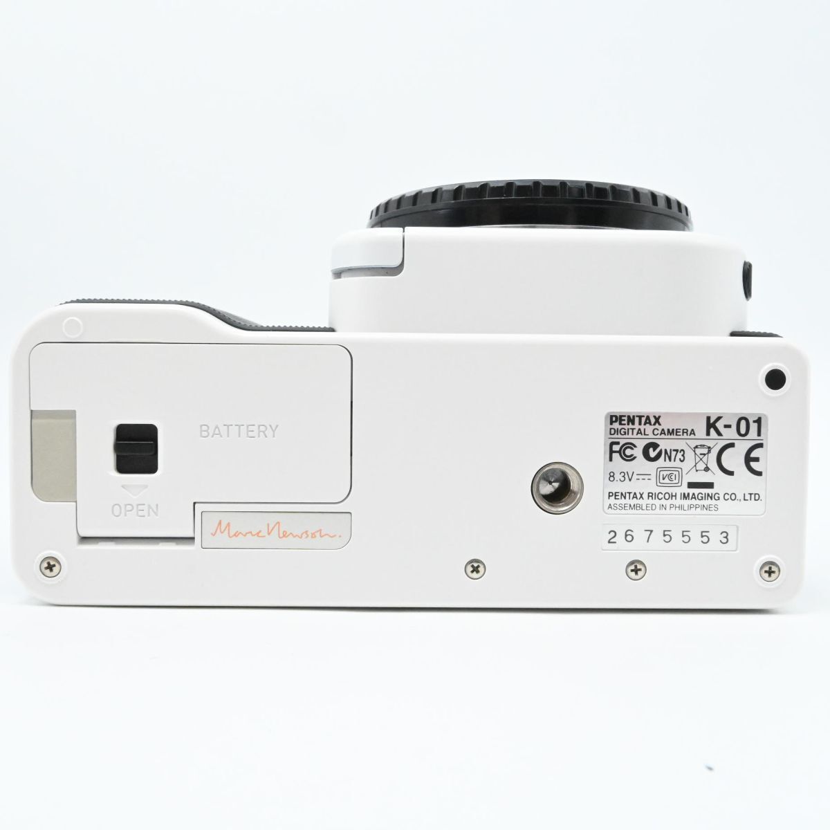 PENTAX デジタル一眼カメラ K-01 ボディ ホワイト/ブラック K-01BODY WH/BK - メルカリ