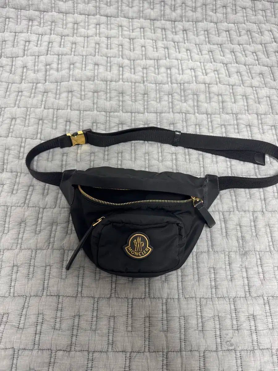 MONCLER モンクレール 金具 ベルトバッグ ヒップサック バッグ