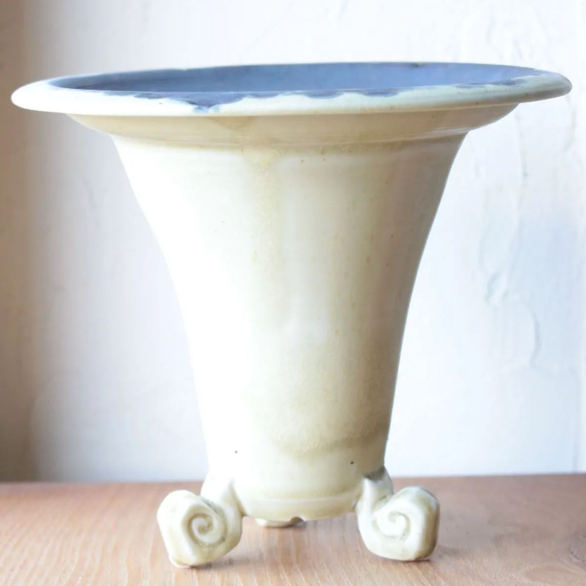 ウィッチフォード　テラコッタ　植木鉢　リリーポット・ユリとリボン ウィッチフォード テラコッタ 植木鉢 リリーポット・ユリと