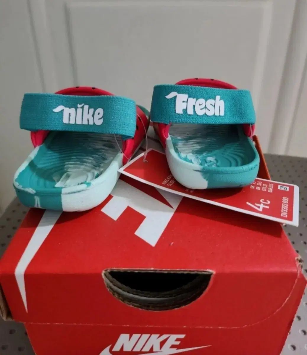 新品未使用　NIKEサンダル　24cm　カワスライド　ナイキ　送料込み 新品○ナイキ NIKE カワスライド 24cm ボルトカラー - メルカリ