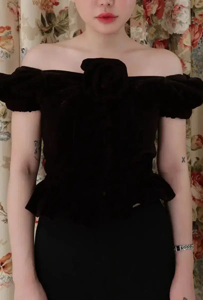 フレックル メイド ベルベット ローズ パフ ジャケット ブラウス