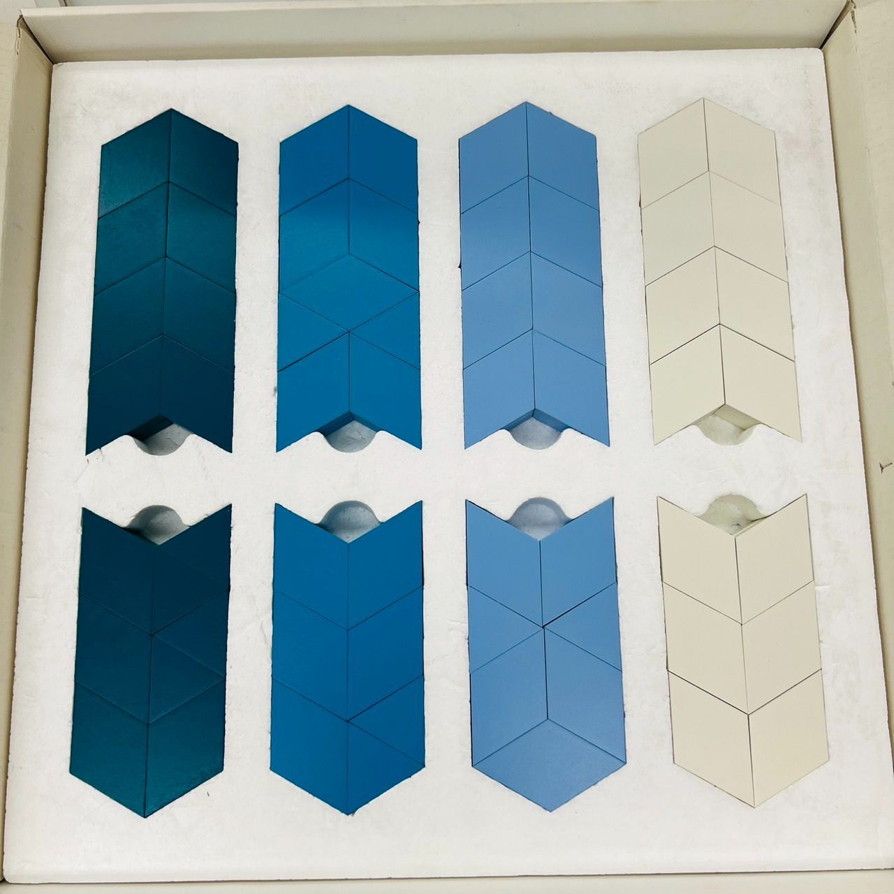 希少品 naef isomo ネフ アイソモ 廃版 ニキティキ 積み木 知育