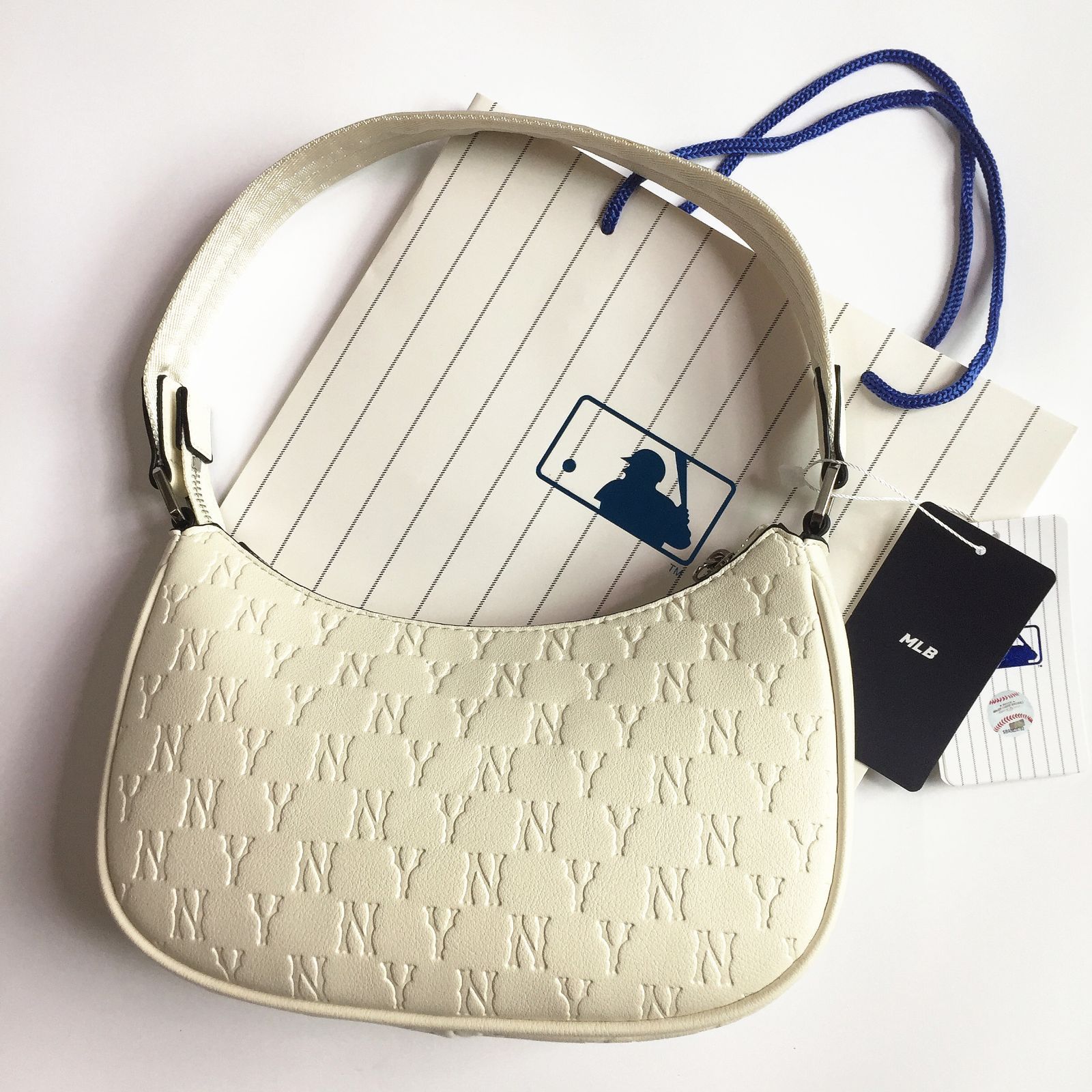 MLB モノグラム エンボ ホボバッグ NY (Black) CLASSIC MONOGRAM NEW EMBO HOBO BAG NEW YORK YANKEES