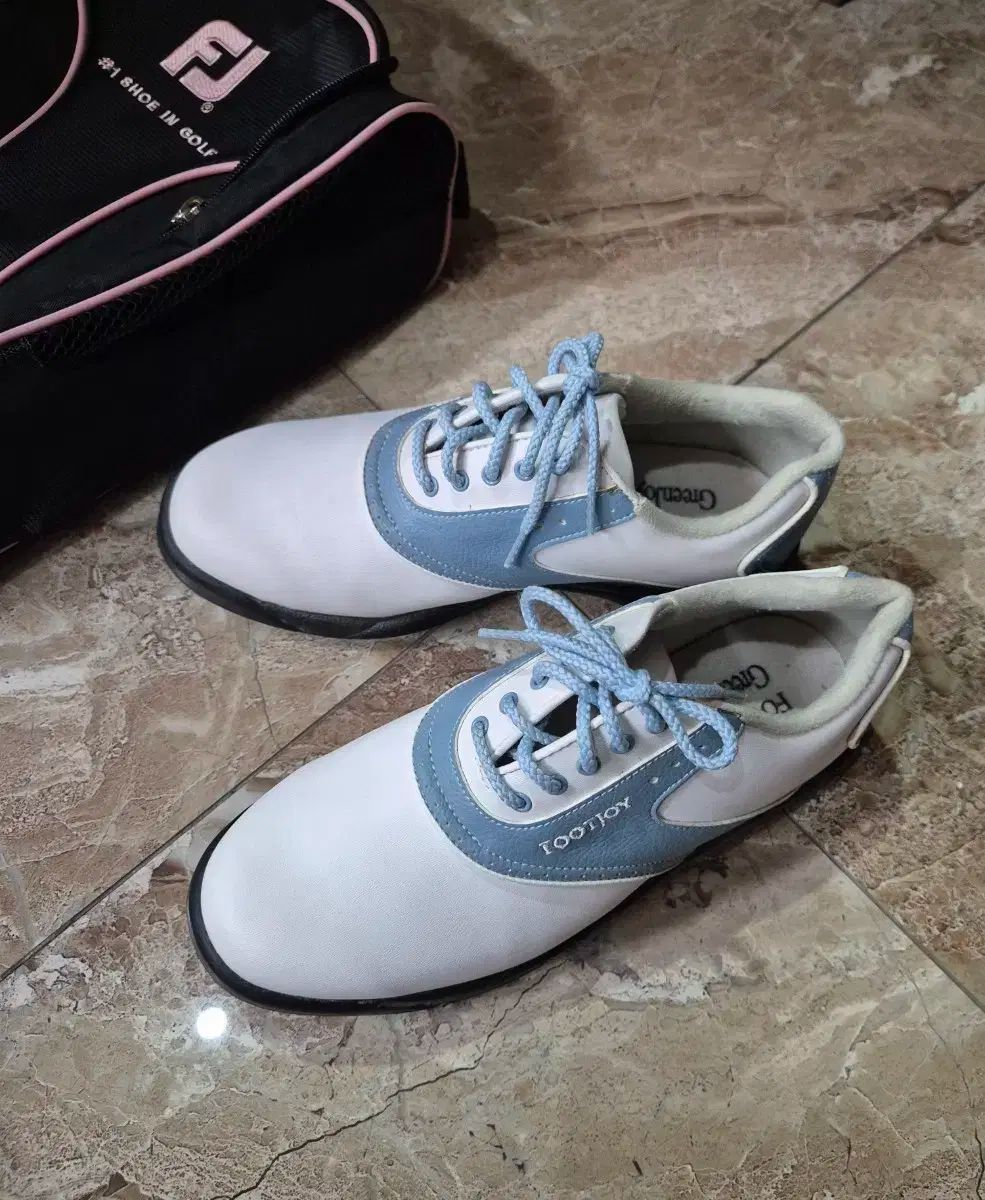 フットジョイゴルフシューズ レディース　23.5㎝ FootJoy(フットジョイ) レディース ゴルフシューズ - メルカリ