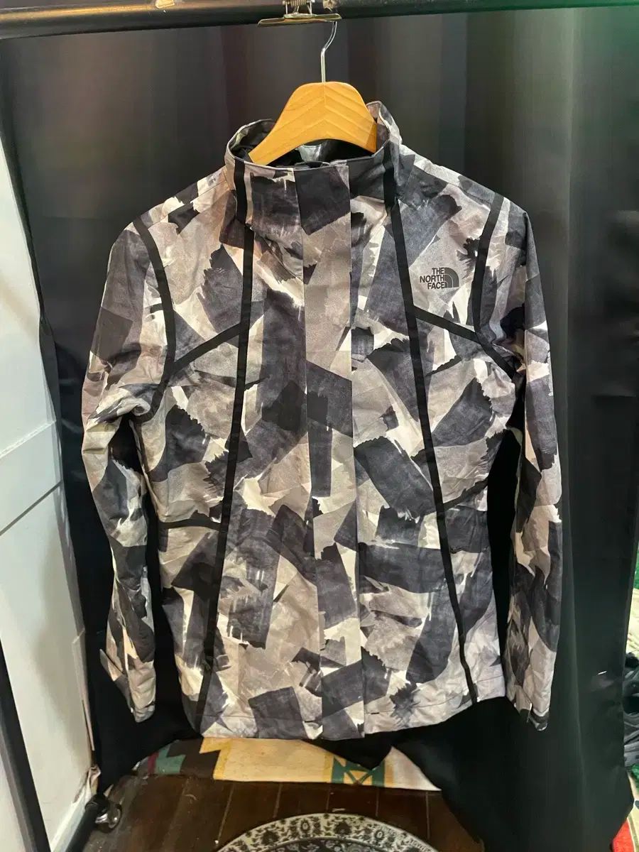 THE NORTH FACE ザ ノース フェイス 正規品 品 レディース ウィンドブレーカー