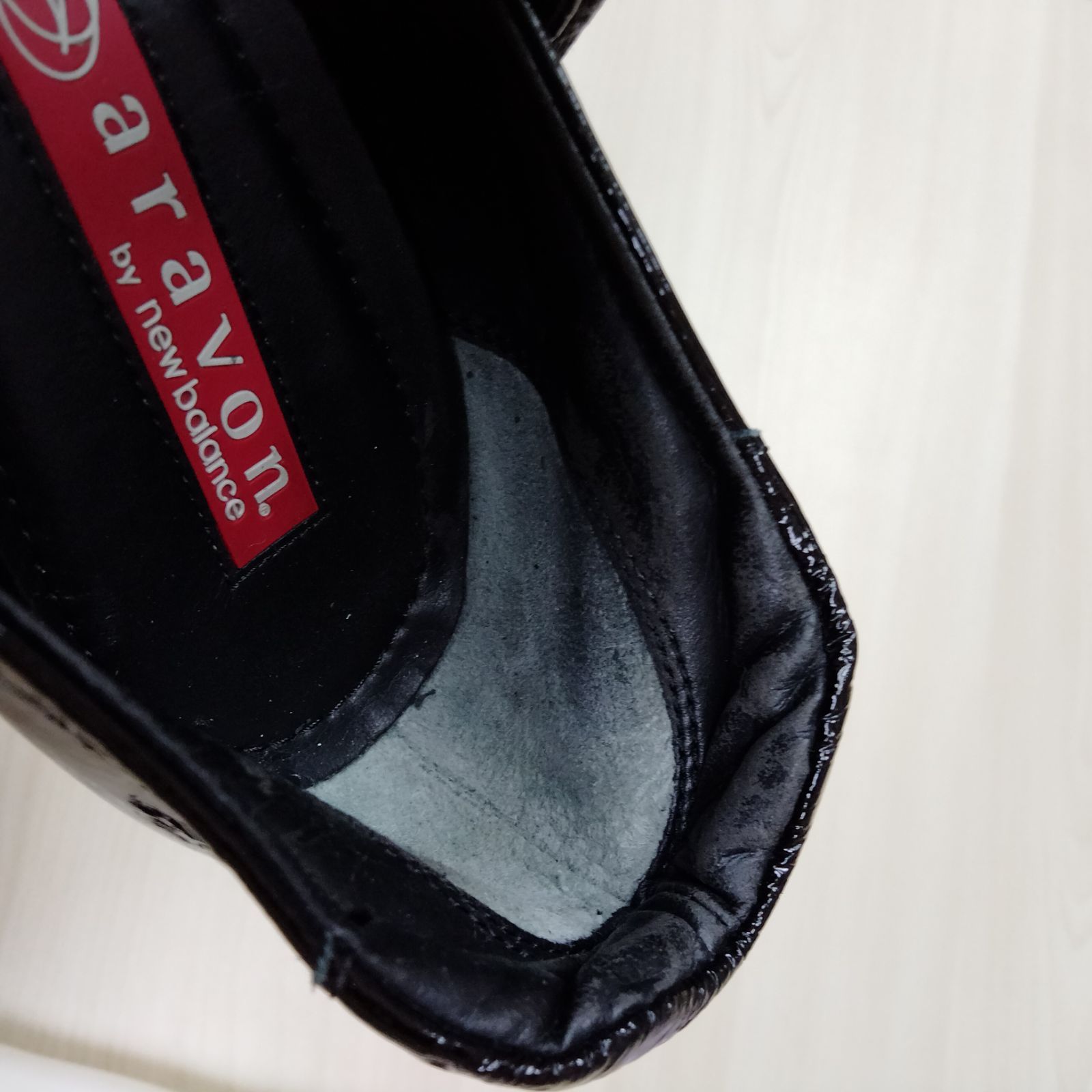 aravon BY new balance 黒 エナメル ストラップ 23センチ aravon アラヴォン new balance ニューバランス 黒 23cm - メルカリ