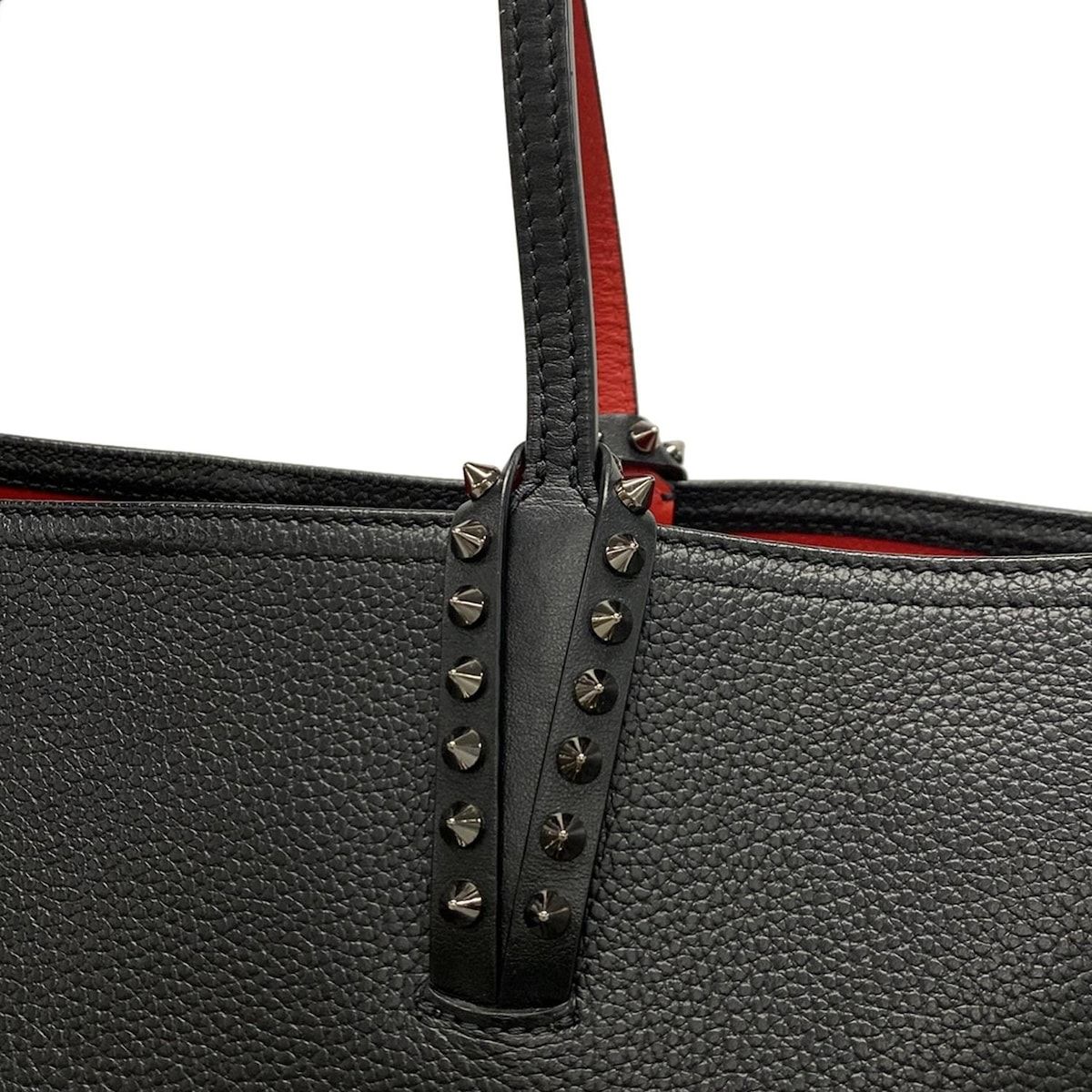 CHRISTIAN LOUBOUTIN クリスチャンルブタン トートバッグ カバタ E|W 黒×レッド スタッズ レザー WWW_NOITHATQUANGTHANH_NET