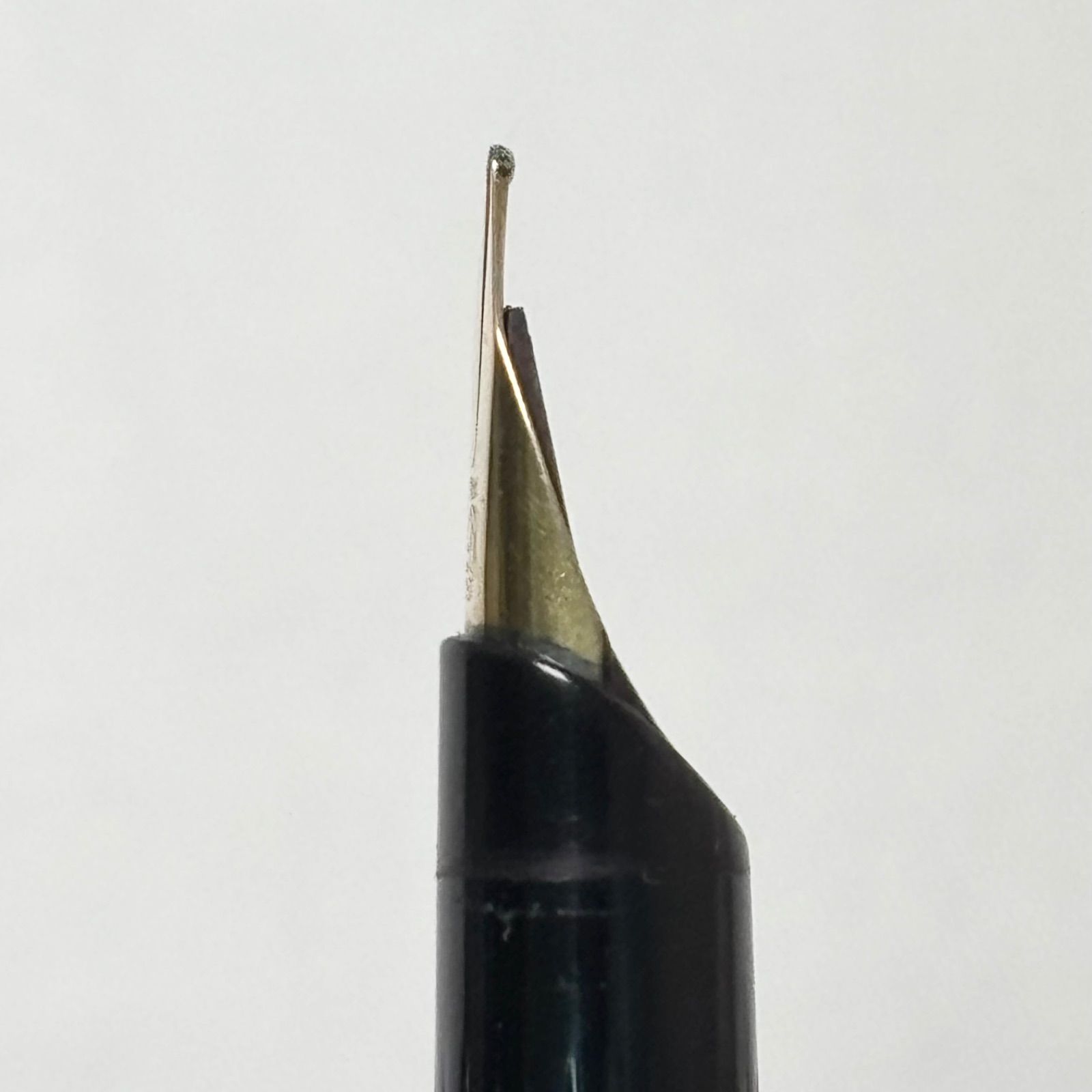 S.T. Dupont 万年筆 ペン先18K 750 エステーデュポン ブラック デュポン（S.T.Dupont） 万年筆D-イニシャル ブラックラッカー