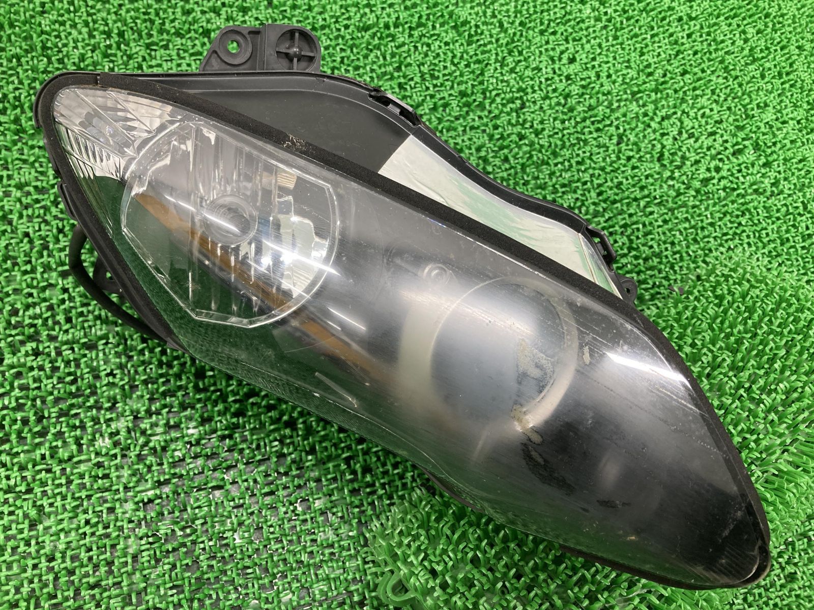 YZF-R1 ヘッドライト 右 P6467 ヤマハ 純正 中古 バイク 部品 RN19 07-08年 カスタム素材に 割れ欠け無し 品薄 車検 Genuine