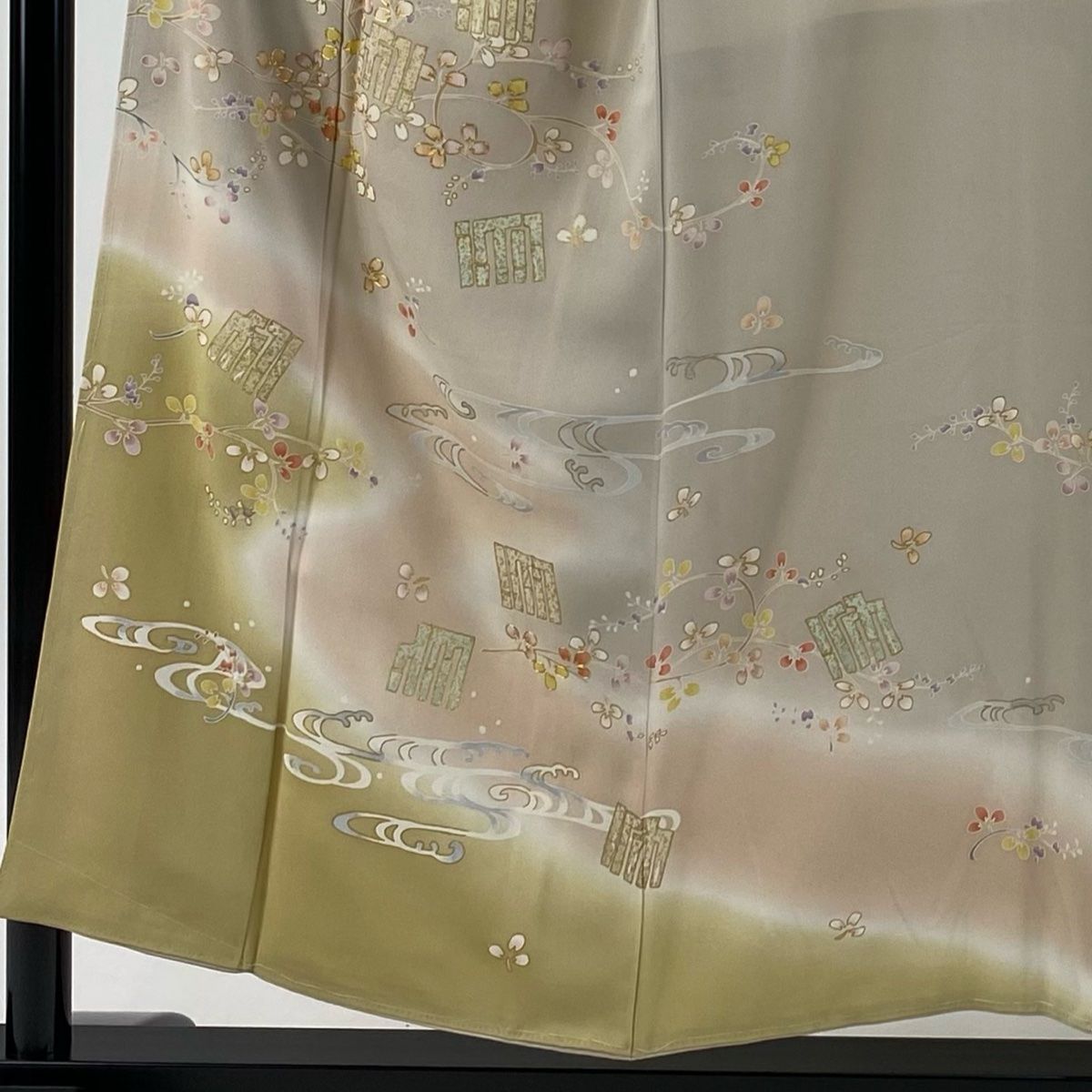 ★専用★未使用品 訪問着 枝花 くすみ紫 枝花 綸子 金彩 身丈162.0cm 訪問着 身丈153cm 裄丈65cm M 袷 源氏香 枝花 金糸 金彩 薄小豆