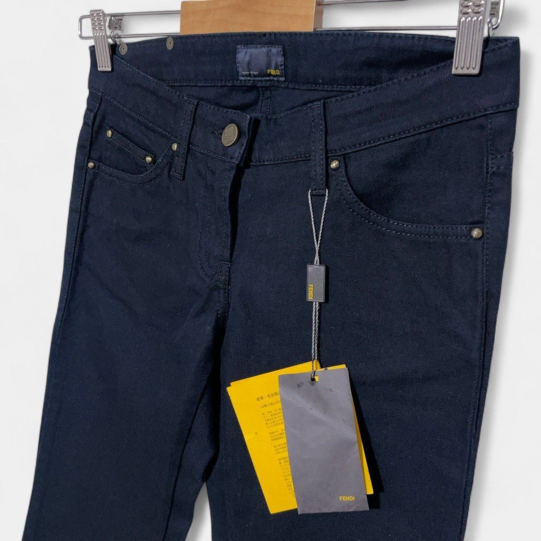 フェンディ ブラック レザーロゴ 金ボタン スキニージーンズ
