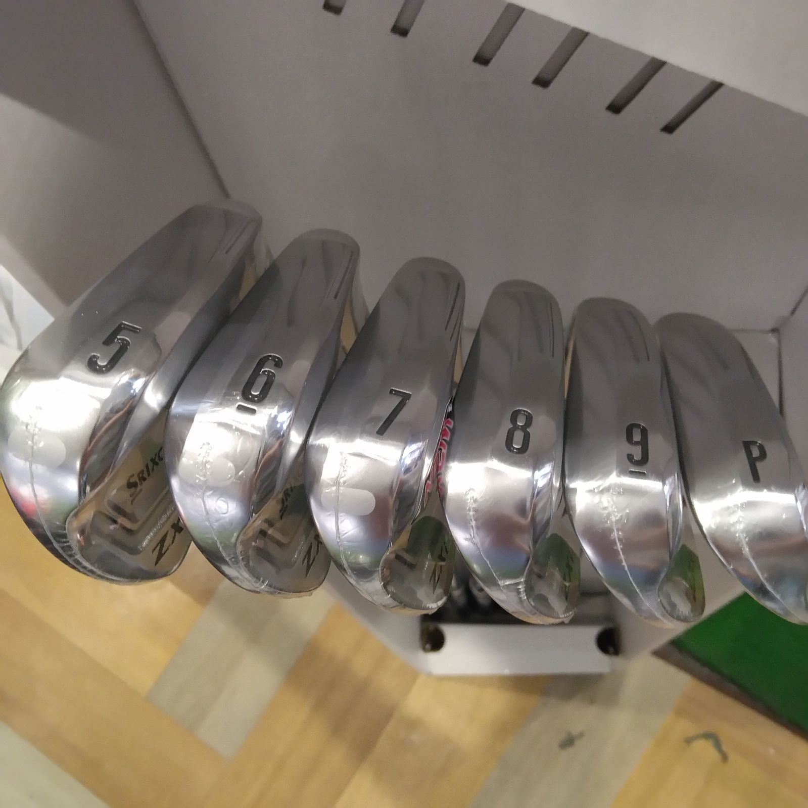 Iset 【新品未使用】【在庫限り】スリクソン SRIXON ZXi5 アイアン 6本