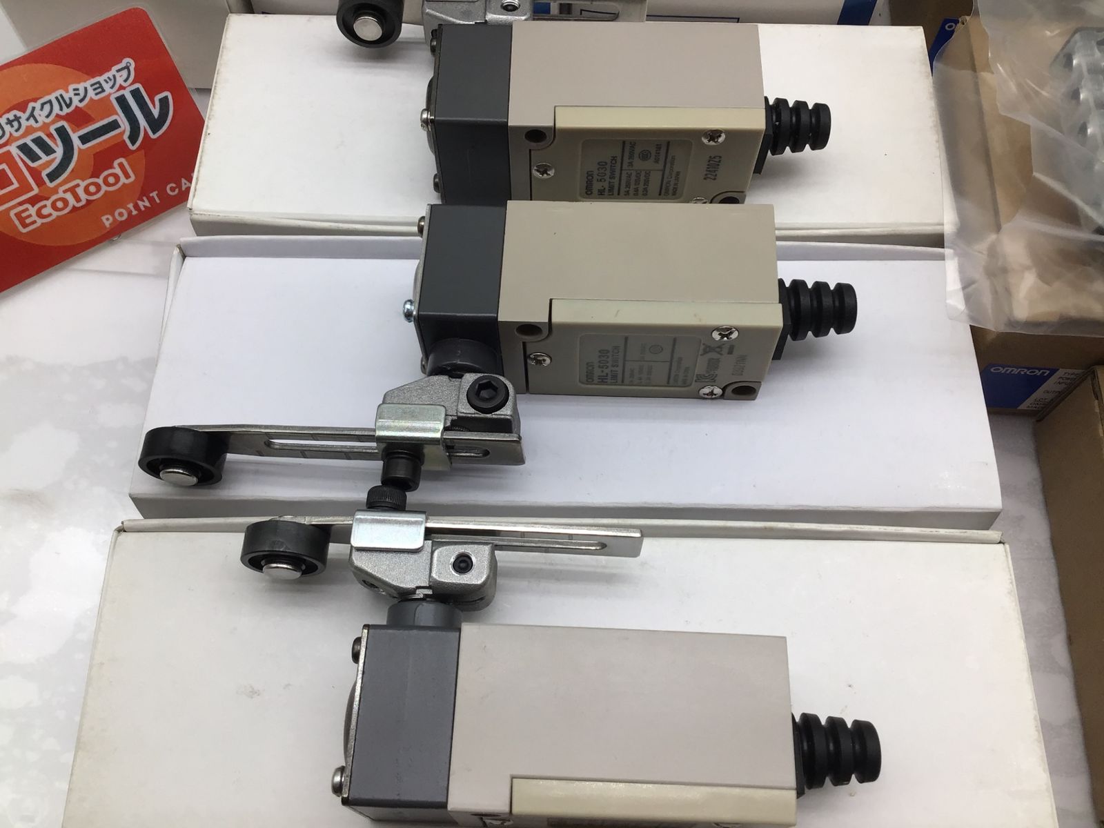 品 OMRONリミットスイッチ9点セット IT9EYROFMY40 エコツール笠寺店 M02